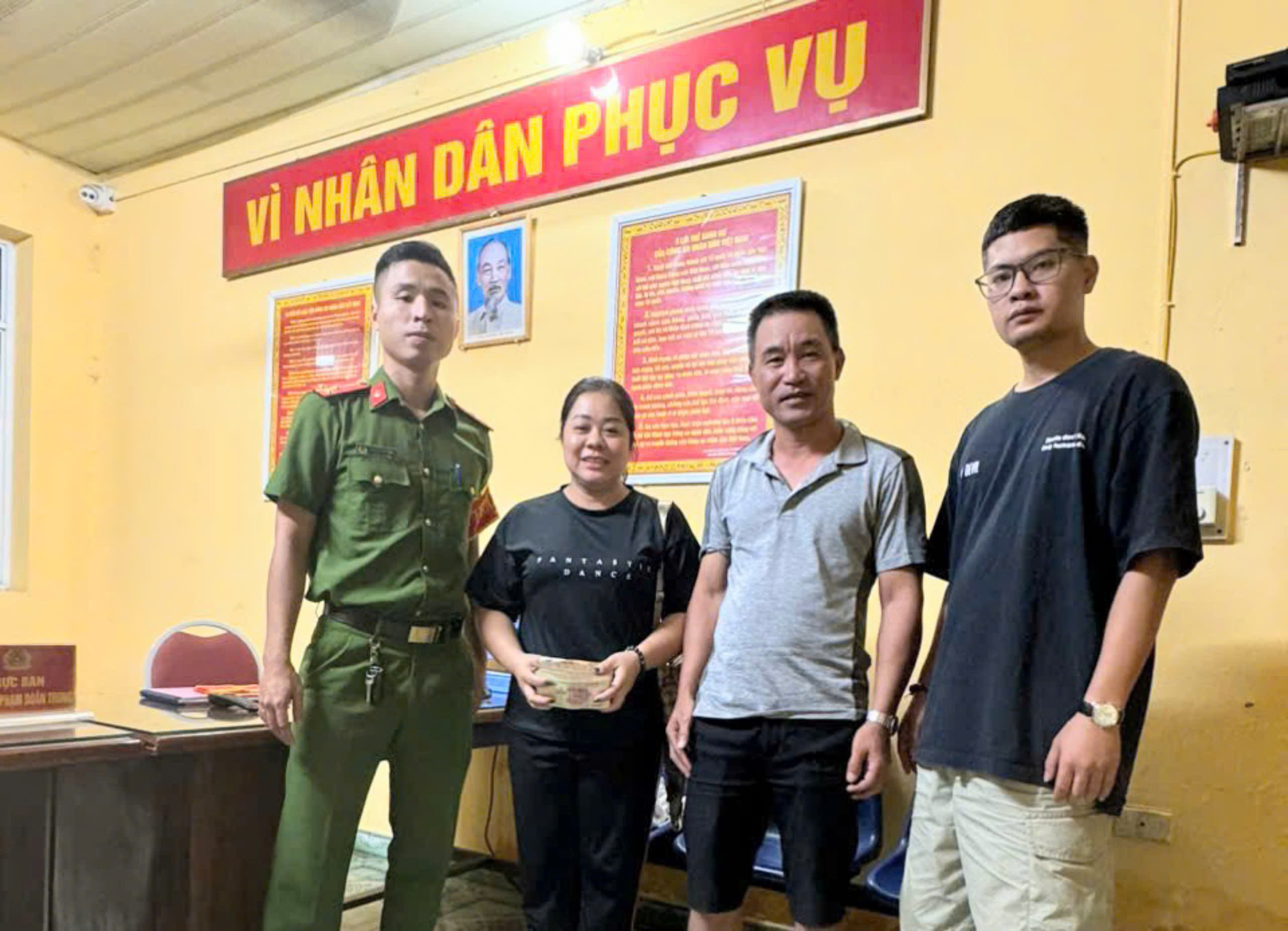 Thư cảm ơn Công an phường Đằng Giang giúp tìm ví và 63,9 triệu đồng bị đánh rơi